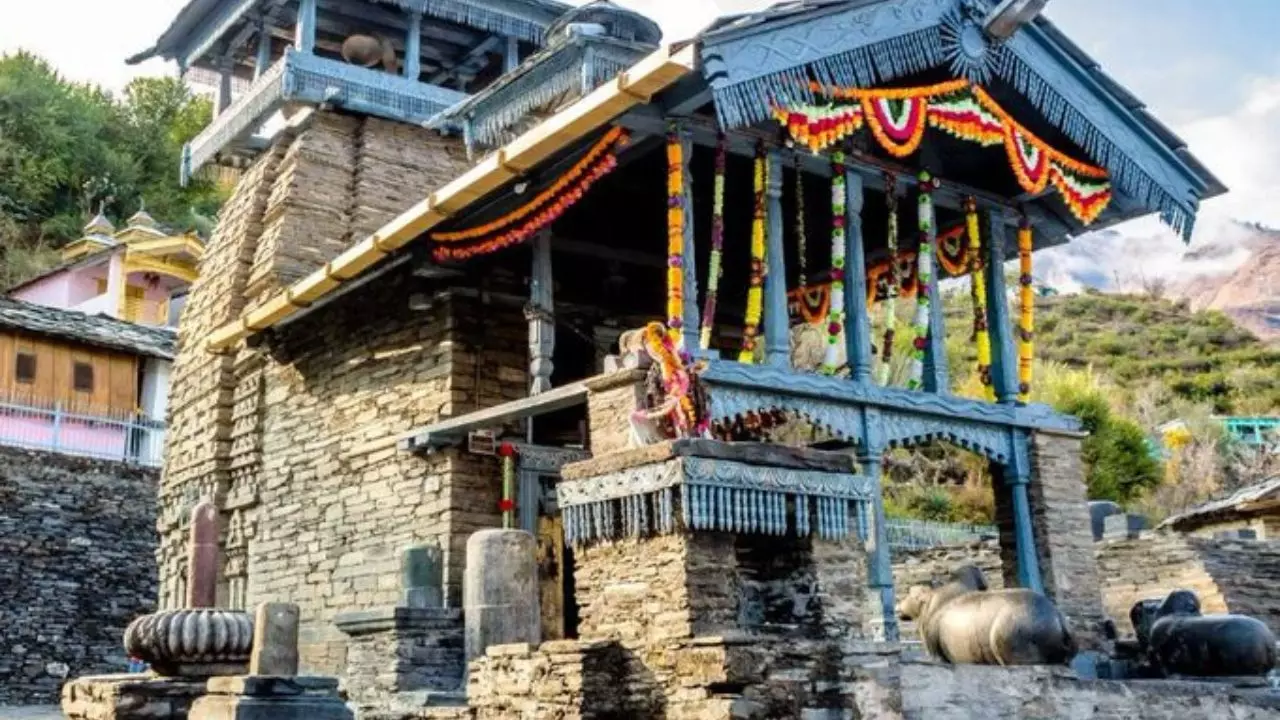 इस मंदिर में दुर्योधन ने रचा था पांडवों को मारने का षड्यंत्र, यहां मुर्दे भी हो जाते हैं जिंदा