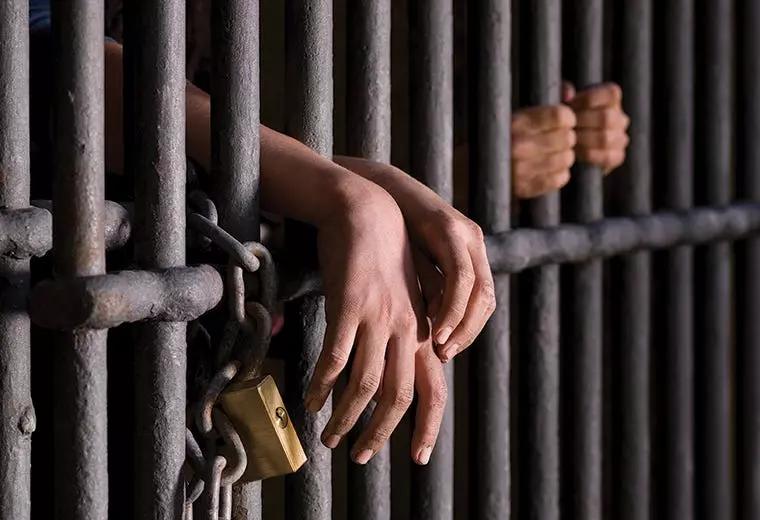 स्कूल जा रहे दो नाबालिग भाई-बहनों की हुई बेरहमी से हत्या, सौतेले भाई ने किया सिर धड़ से अलग
