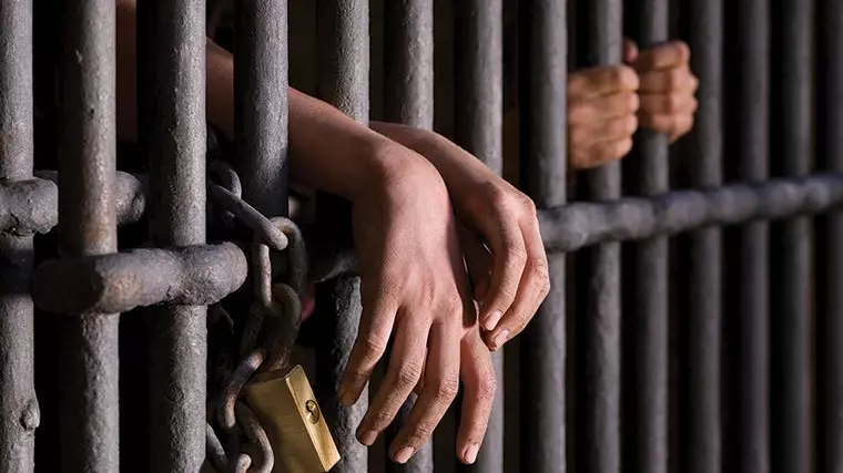 स्कूल जा रहे दो नाबालिग भाई-बहनों की हुई बेरहमी से हत्या, सौतेले भाई ने किया सिर धड़ से अलग