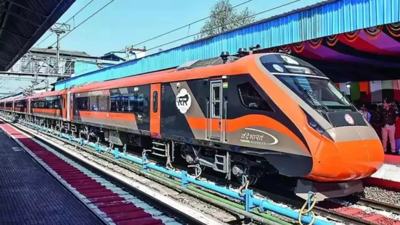 कश्‍मीर के लिए रेलवे की बड़ी तैयारी, स्‍पेशल वंदे भारत से लेकर हीटेड स्‍लीपर ट्रेन तक चलाने का है प्‍लान