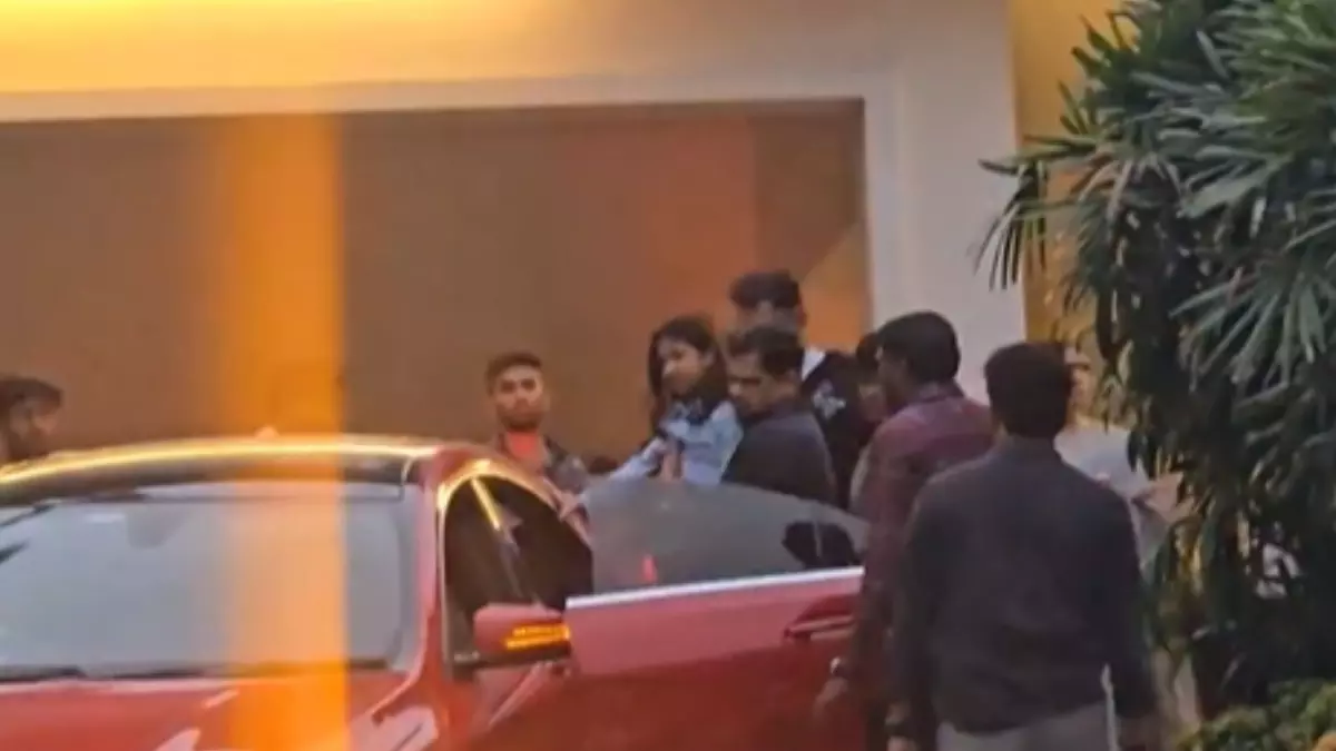 हमले के बाद अल्लू अर्जुन को सताई बच्चों की चिंता, आनन-फानन में उठाया ये कदम | VIDEO