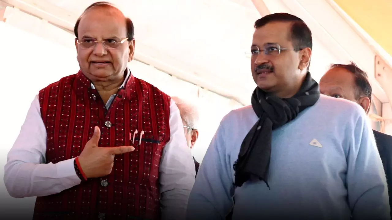 विवादों में महिला सम्मान योजना, पंजाब से कैश ट्रांसफर के आरोप, उम्मीदवारों के घर अधिकारी... अब होगी जांच विवादों में महिला सम्मान योजना, पंजाब से कैश ट्रांसफर के आरोप, उम्मीदवारों के घर अधिकारी... अब होगी जांच