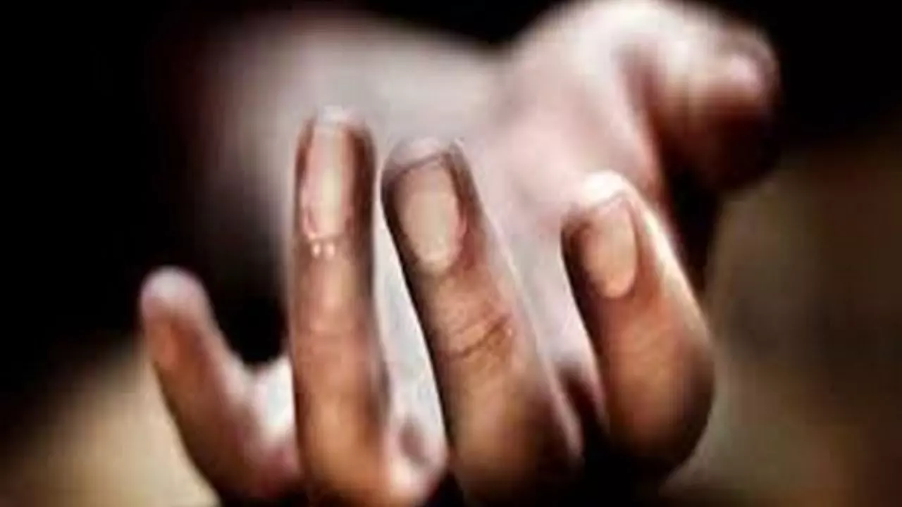 सर्दी-खांसी का इलाज कराने के बहाने क्लिनिक में घुसे बदमाश, फिर डॉक्टर को गोलियों से भूना सर्दी-खांसी का इलाज कराने के बहाने क्लिनिक में घुसे बदमाश, फिर डॉक्टर को गोलियों से भूना