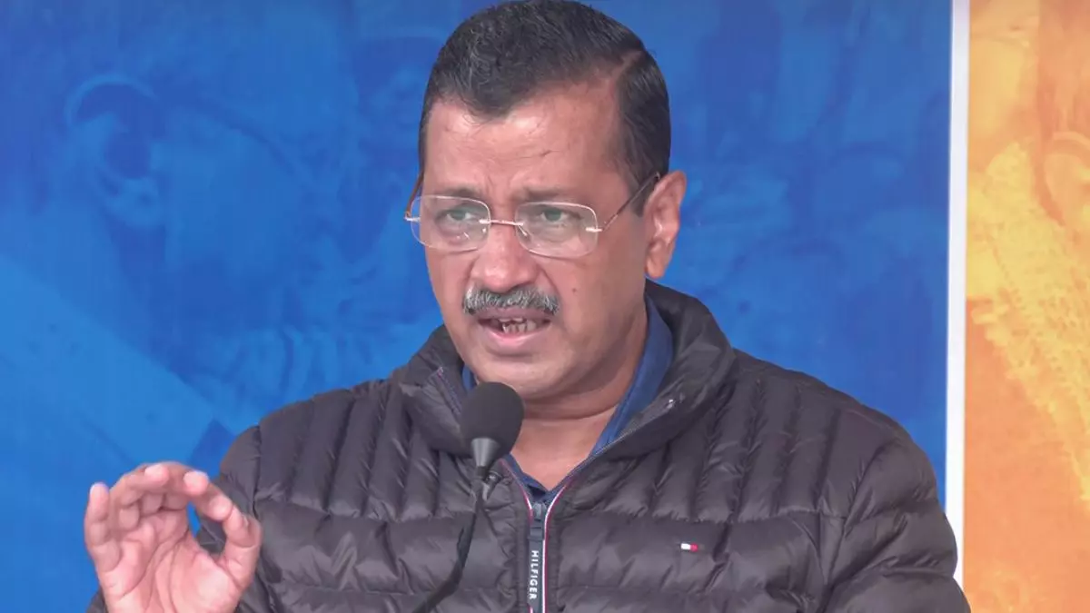 केजरीवाल ने बीजेपी पर लगाया आरोप तो सामने आया चुनाव आयोग, खोल दी AAP के दावों की पोल