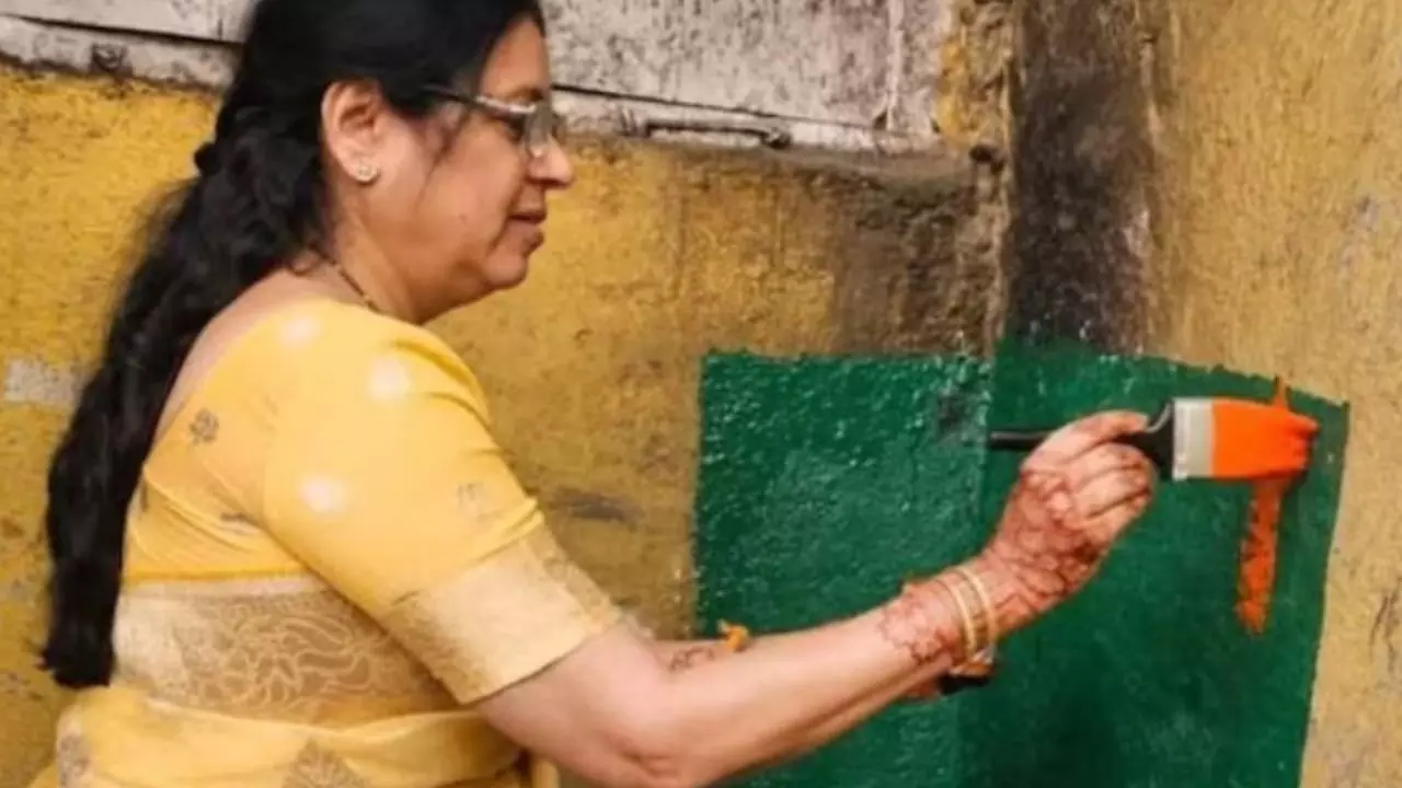 पहले पीला फिर हरा अब भगवा, जमकर हो रहा बवाल, BJP बोली- ये बर्दाश्त नहीं, समझें मामला