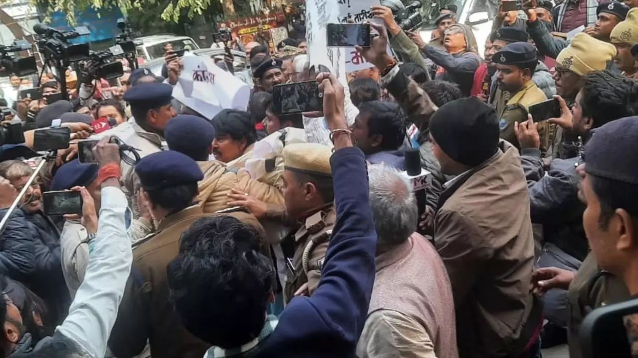 पुलिस ने मार्च कर रहे नेताओं को रोका, डिप्टी CM ने कहा- BPSC खुद निर्णय ले; पढ़ें धरने का लेटेस्ट अपडेट