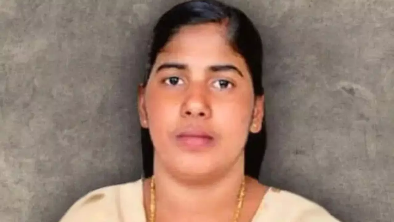  Nimisha Priya 