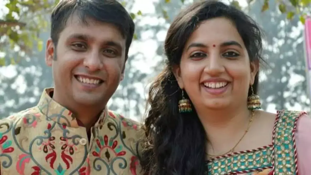 बेंगलुरु के बाद अब दिल्ली में अतुल सुभाष! 54 मिनट का वीडियो फिर सुसाइड; पत्नी पर लगाए ये आरोप बेंगलुरु के बाद अब दिल्ली में अतुल सुभाष! 54 मिनट का वीडियो फिर सुसाइड; पत्नी पर लगाए ये आरोप