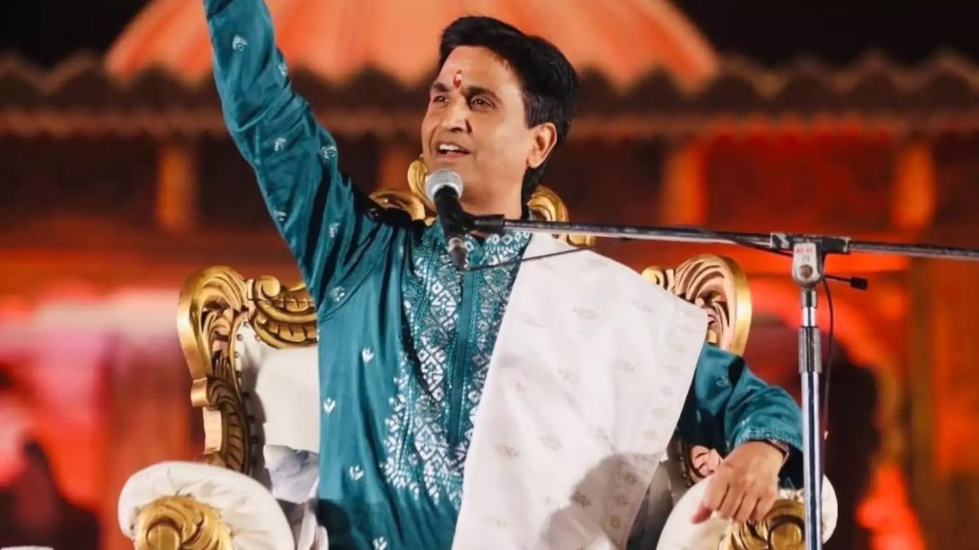 Kumar Vishwas ने सैफ-करीना पर बेटे का नाम तैमूर रखने पर साधा निशाना, कहा- जिस आक्रमणकारी ने रेप किया.. Kumar Vishwas ने सैफ-करीना पर बेटे का नाम तैमूर रखने पर साधा निशाना, कहा- जिस आक्रमणकारी ने रेप किया..