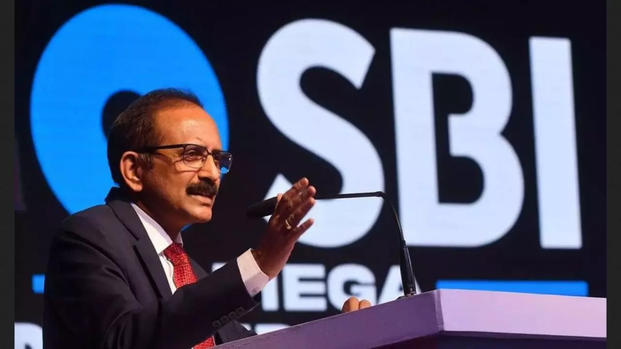 अर्थव्यवस्था में मंदी, प्राइवेट कैपिटल एक्सपेंडिचर की जरूरत... SBI चीफ ने किन चीजों की दी चेतावनी?