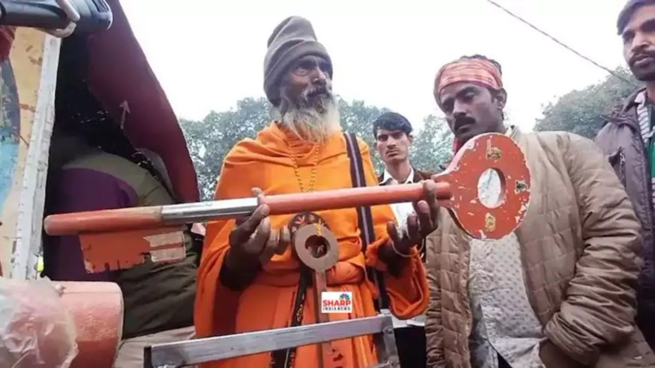 20 किलो की राम नाम की चाबी लेकर महाकुंभ में पहुंचने वाले कौन हैं हरिश्चंद्र विश्वकर्मा कबीरा? 20 किलो की राम नाम की चाबी लेकर महाकुंभ में पहुंचने वाले कौन हैं हरिश्चंद्र विश्वकर्मा कबीरा?