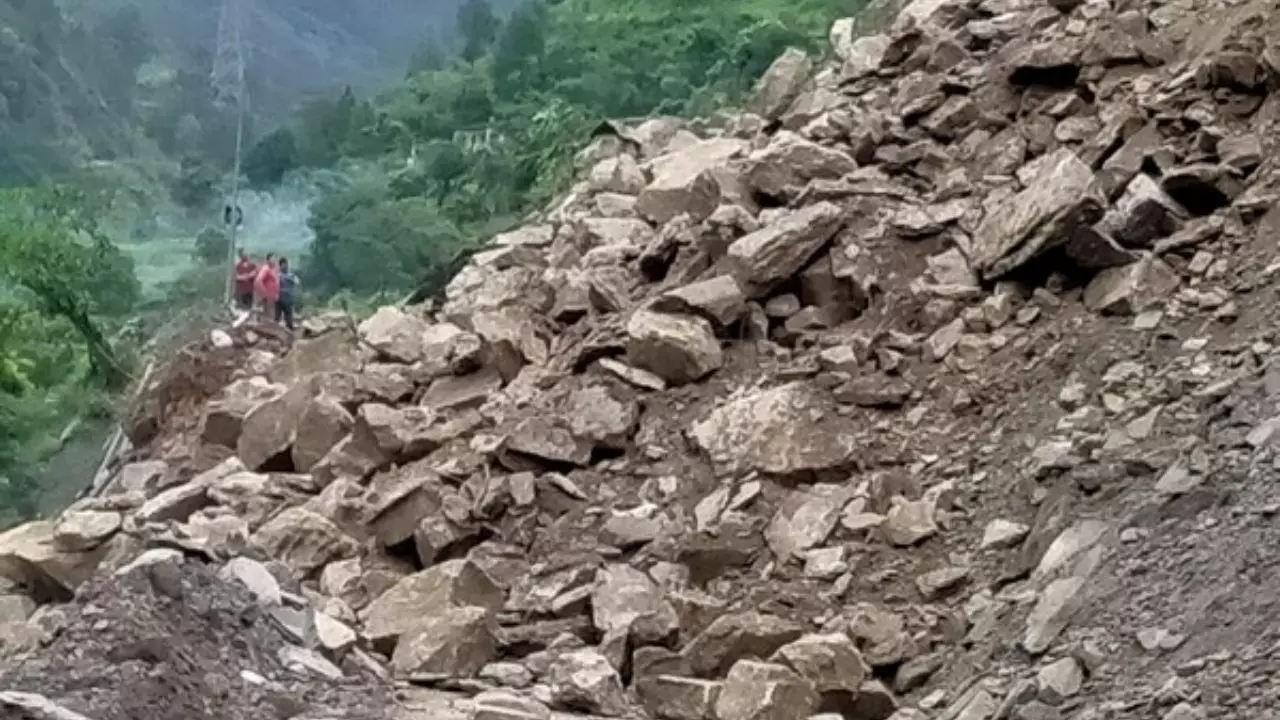 मौसम का 38वें राष्ट्रीय खेल पर पड़ा असर, हल्द्वानी-अल्मोड़ा नेशनल हाईवे बंद, अब यहां होगा टीम का सलेक्शन मौसम का 38वें राष्ट्रीय खेल पर पड़ा असर, हल्द्वानी-अल्मोड़ा नेशनल हाईवे बंद, अब यहां होगा टीम का सलेक्शन