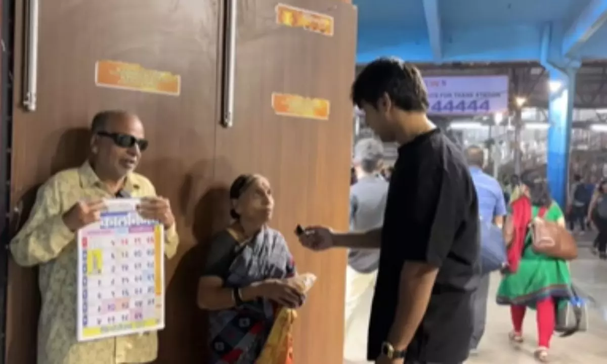 दिव्यांग कपल ने जीत लिया लोगों का प्यार, मुश्किल में भी नहीं छोड़ा एक दूजे का साथ