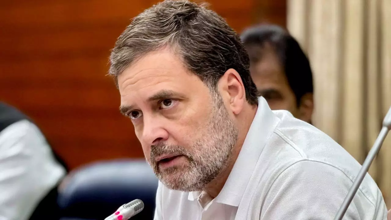 कैसे आप से 4 कदम आगे निकली कांग्रेस? प्यारी दीदी योजना के एलान से कर दिया गेम