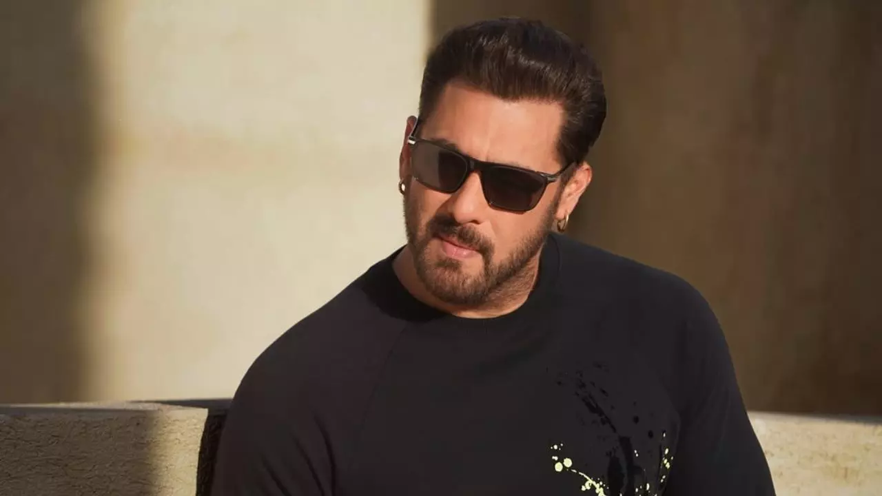आखिर फायरिंग के 8 महीने बाद क्यों बढ़ाई Salman Khan के घर की सुरक्षा, क्या होने वाला है कुछ बड़ा?