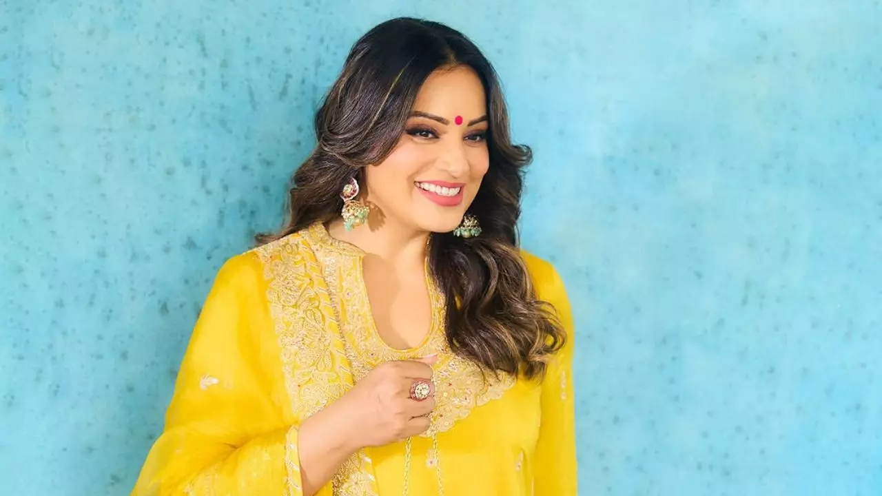 21 की उम्र में बनी स्टार, 15 मिनट के परफॉर्मेंस के लिए करती थीं करोड़ों चार्ज, आज कहां गायब हैं Bipasha Basu?