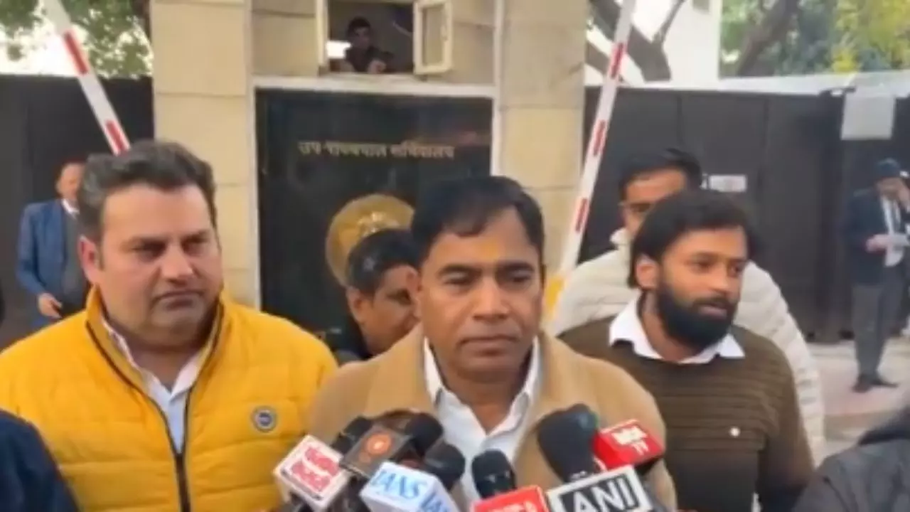 उन्हें पाकिस्तान में पैदा होना चाहिए था..., रमेश बिधूड़ी के बाद BJP के इस सांसद के बिगड़े बोल