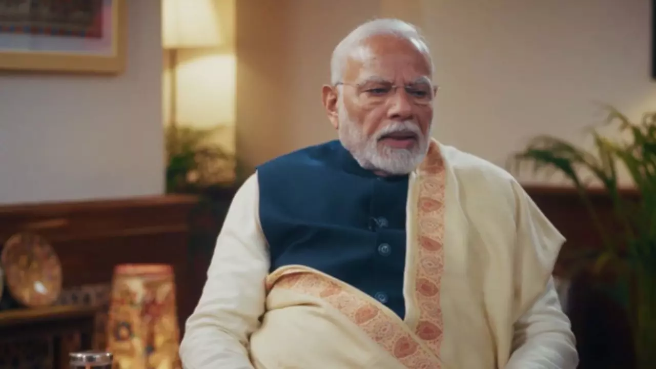 मैं भी इंसान हूं, गलतियां मुझसे भी होती... PM Modi ने युवाओं को दी नेता बनने की टिप्स, देखें VIDEO मैं भी इंसान हूं, गलतियां मुझसे भी होती... PM Modi ने युवाओं को दी नेता बनने की टिप्स, देखें VIDEO