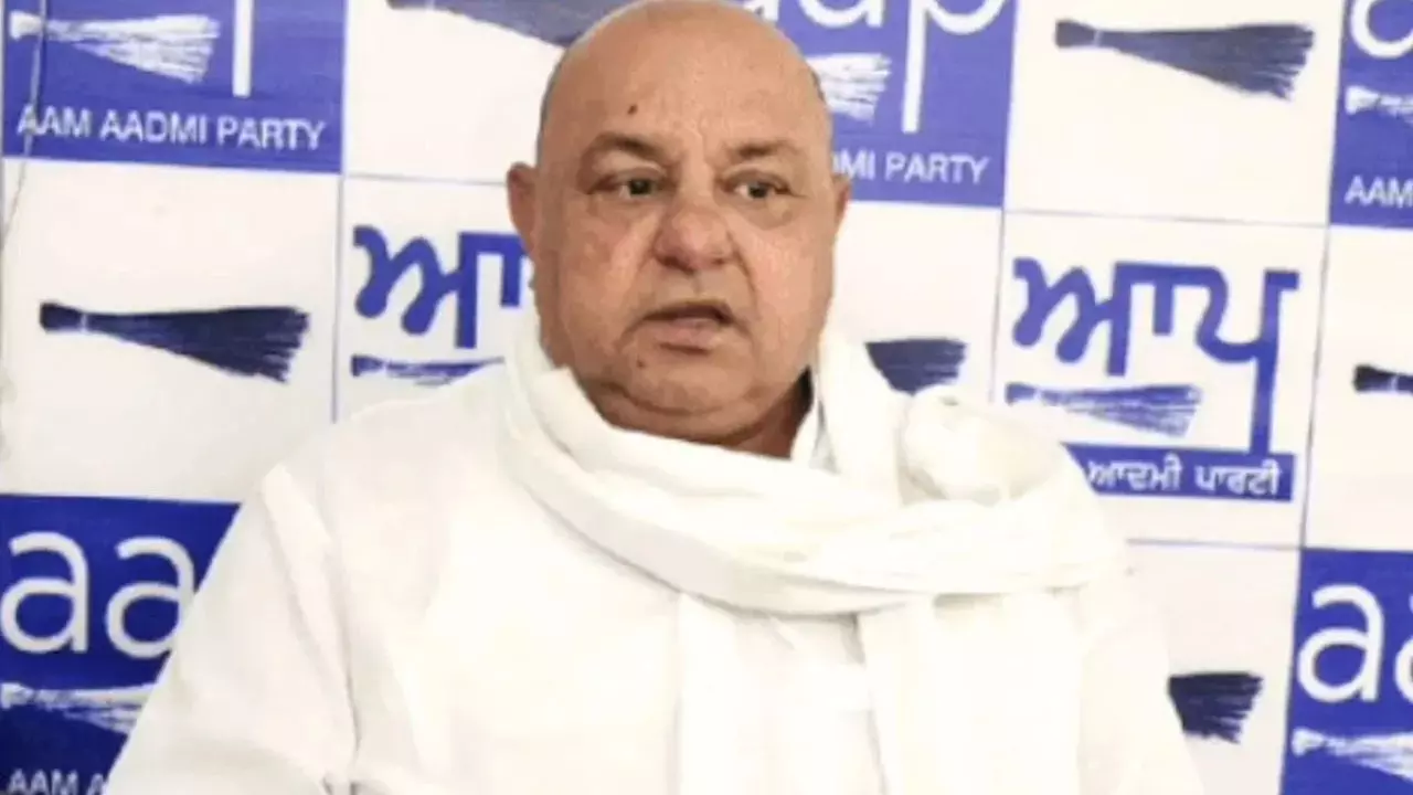आप विधायक की गोली लगने से मौत, पत्नी बोली घर के पूल के पास गिरे मिले आप विधायक की गोली लगने से मौत, पत्नी बोली घर के पूल के पास गिरे मिले