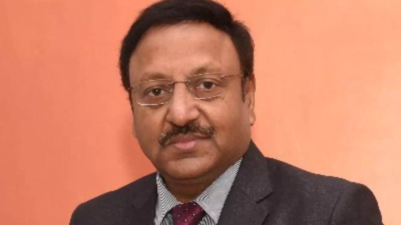 राजीव कुमार के बाद कौन संभालेगा मुख्य चुनाव आयुक्त का पद? इन दो नामों की चर्चा आगे राजीव कुमार के बाद कौन संभालेगा मुख्य चुनाव आयुक्त का पद? इन दो नामों की चर्चा आगे