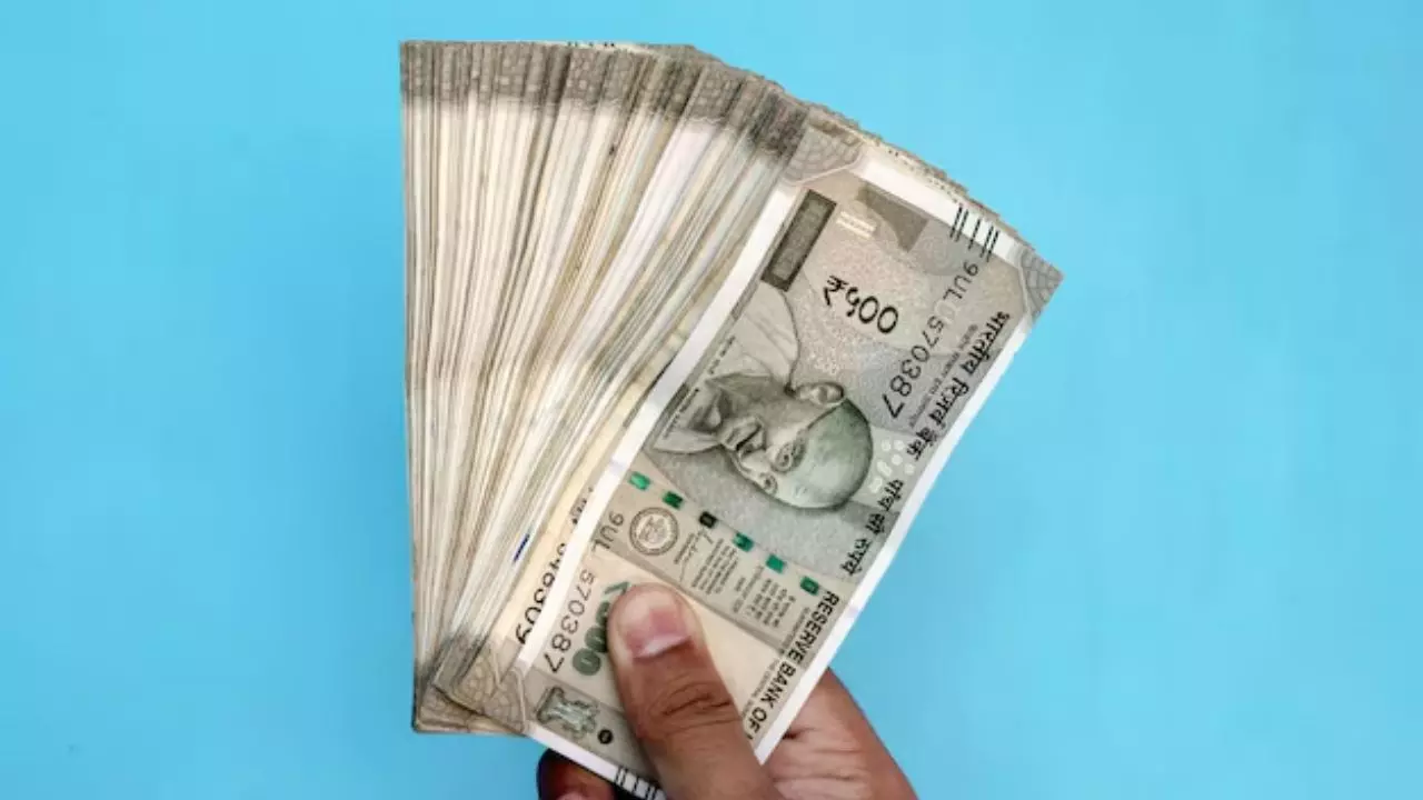 बिहार में 500 के नकली नोट मिलने से मचा हंगामा! पुलिस ने बताए पहचान के तरीके बिहार में 500 के नकली नोट मिलने से मचा हंगामा! पुलिस ने बताए पहचान के तरीके