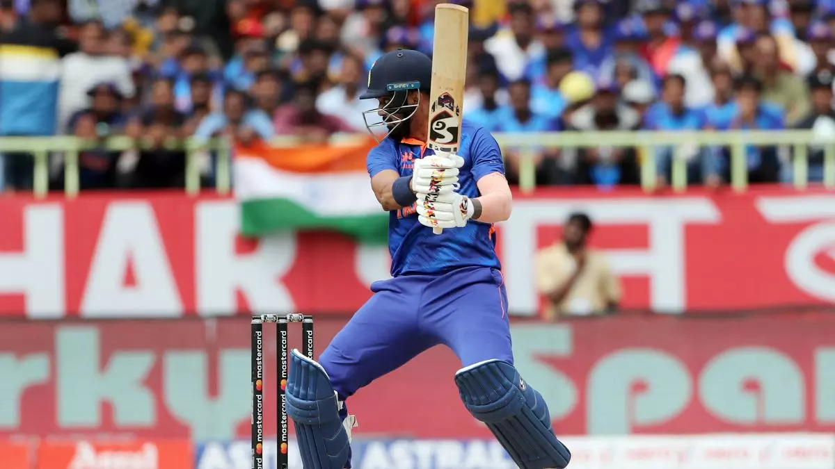 चैंपियंस ट्रॉफी में खेलेंगे केएल राहुल या कट जाएगा पत्ता? BCCI ने सुना दिया अपना फरमान
