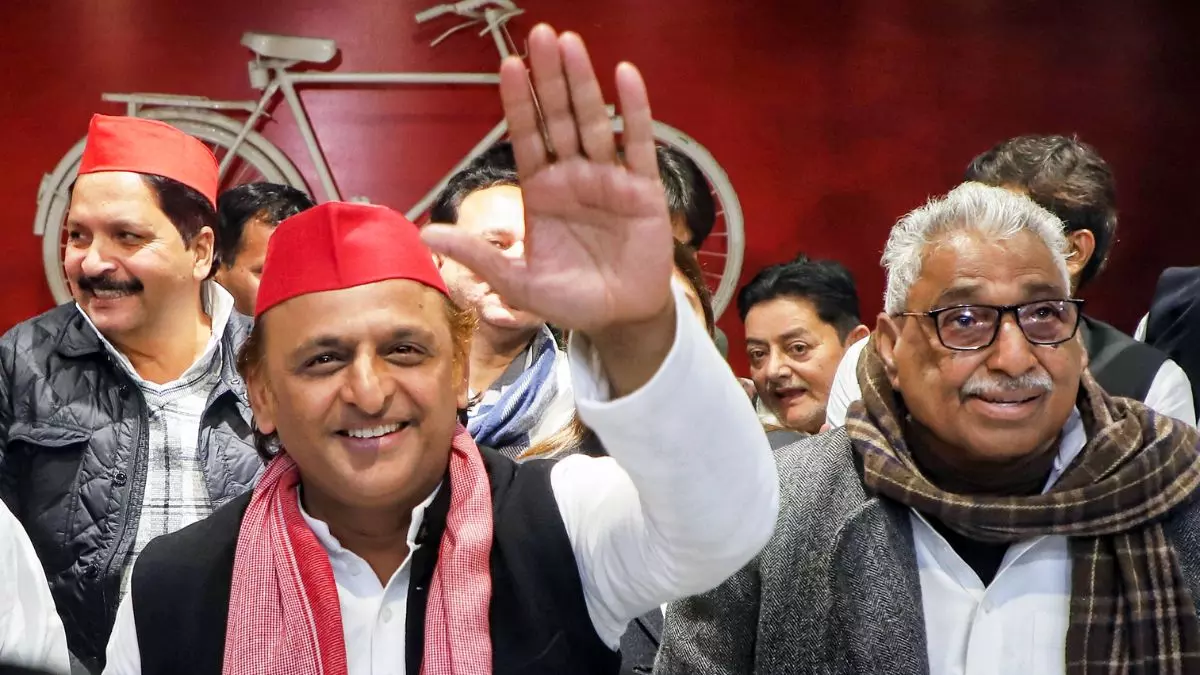 कांग्रेस को सपा ने दी संजीवनी, अखिलेश यादव के बयान के बाद अब क्या करेंगे AAP और उमर अब्दुल्ला?