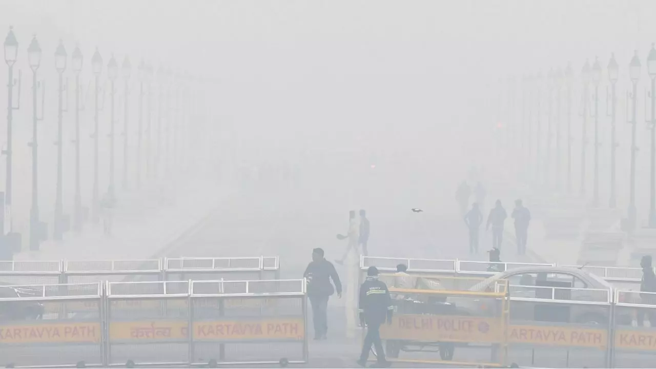 दिल्ली-NCR में फिर बढ़ी कंपकंपी, उत्तर भारत के कई राज्यों में शीतलहर का कहर