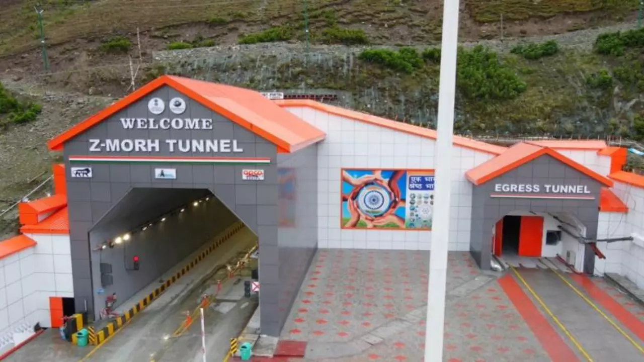 Z-Morh Tunnel: बर्फबारी में भी नहीं रुकेगी गाड़ी, PM मोदी ने किया उद्घाटन - जेड-मोड़ सुरंग की खास बातें