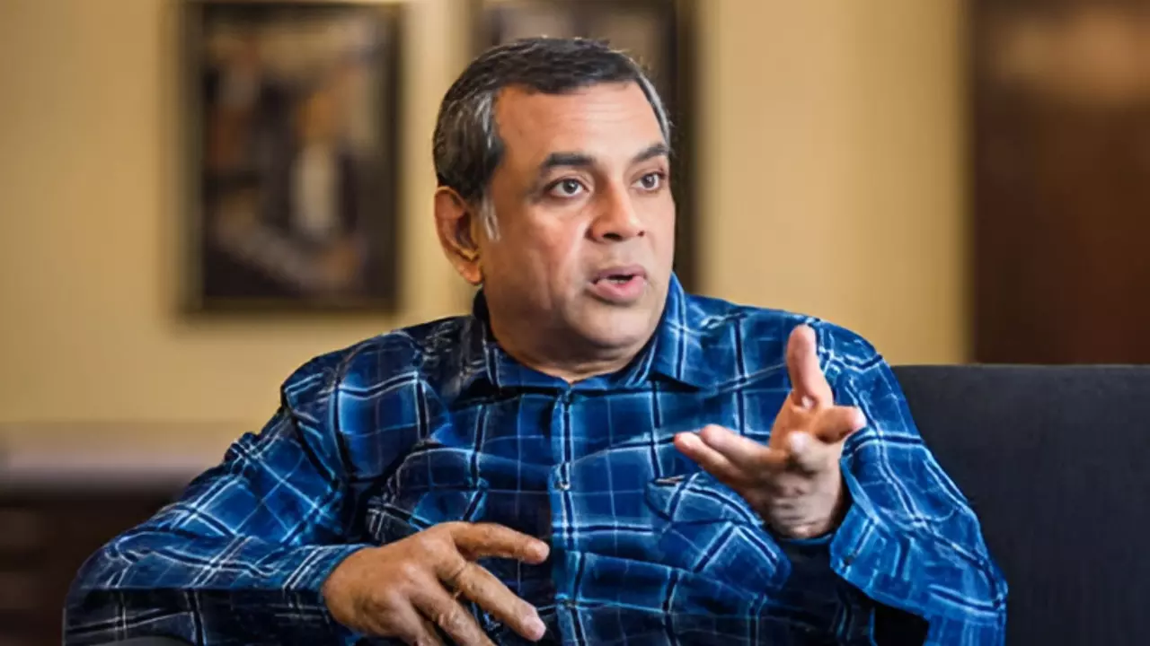 Paresh Rawal ने बताया Rahul Gandhi को गधा, एक्टर पर भड़के यूजर्स- राजनीति आदमी को गिरा देती है
