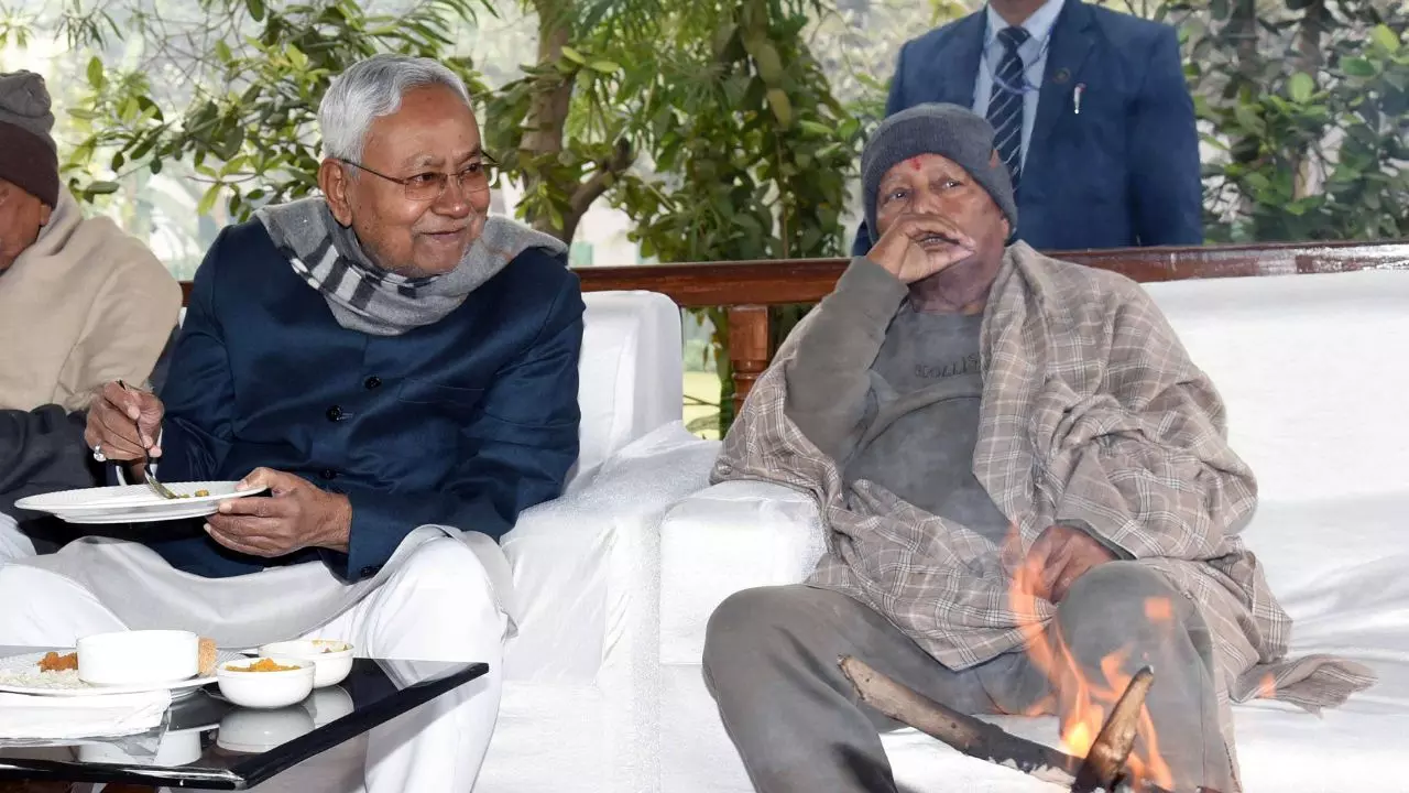 क्या विधानसभा चुनाव से पहले दही-चूड़ा पर मिलेंगे लालू-नीतीश? सियासी भोज पर टिकी सबकी निगाहें