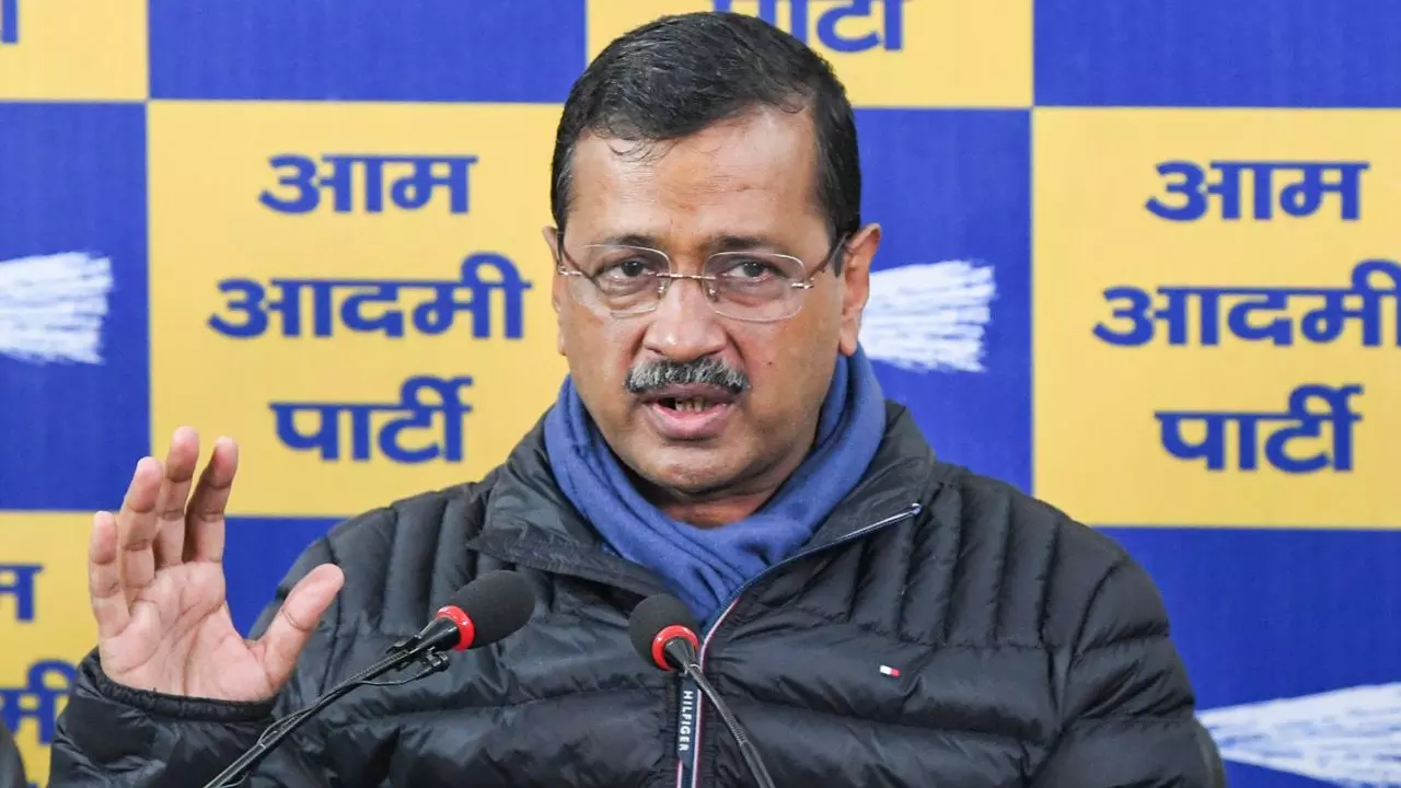 PM मोदी-शाह की तस्वीरों से हेरफेर! दिल्ली पुलिस ने AAP पर की FIR दर्ज, केजरीवाल की बढ़ी टेंशन