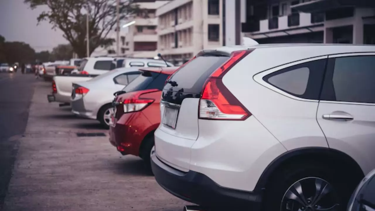 पार्किंग नहीं तो भूल जाइए कार, इस राज्य में लाई जा रही No parking space, no car पॉलिसी