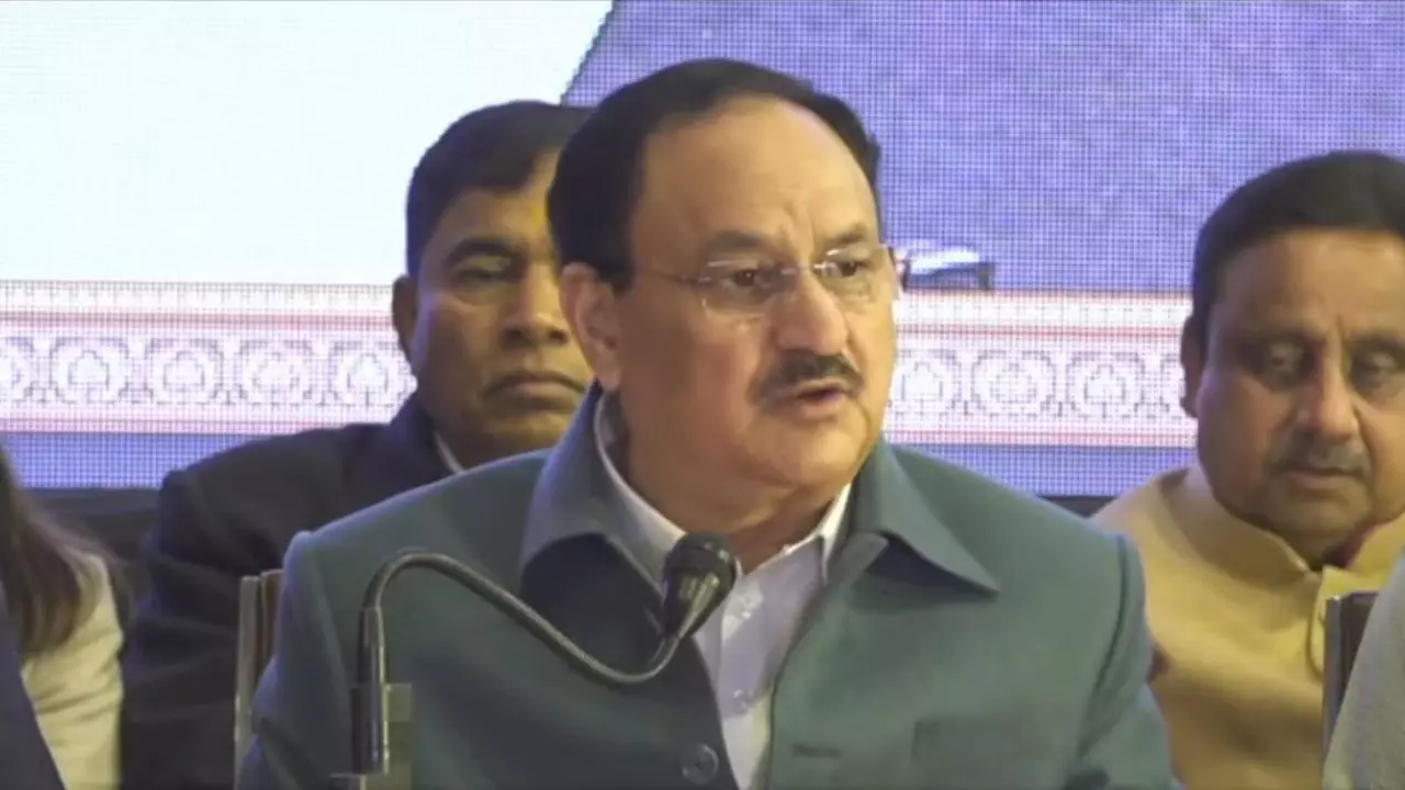 दिल्ली चुनाव को लेकर BJP का संकल्प पत्र, LPG पर ₹500 की सब्सिडी व महिलाओं को मिलेंगे ₹2500 दिल्ली चुनाव को लेकर BJP का संकल्प पत्र, LPG पर ₹500 की सब्सिडी व महिलाओं को मिलेंगे ₹2500