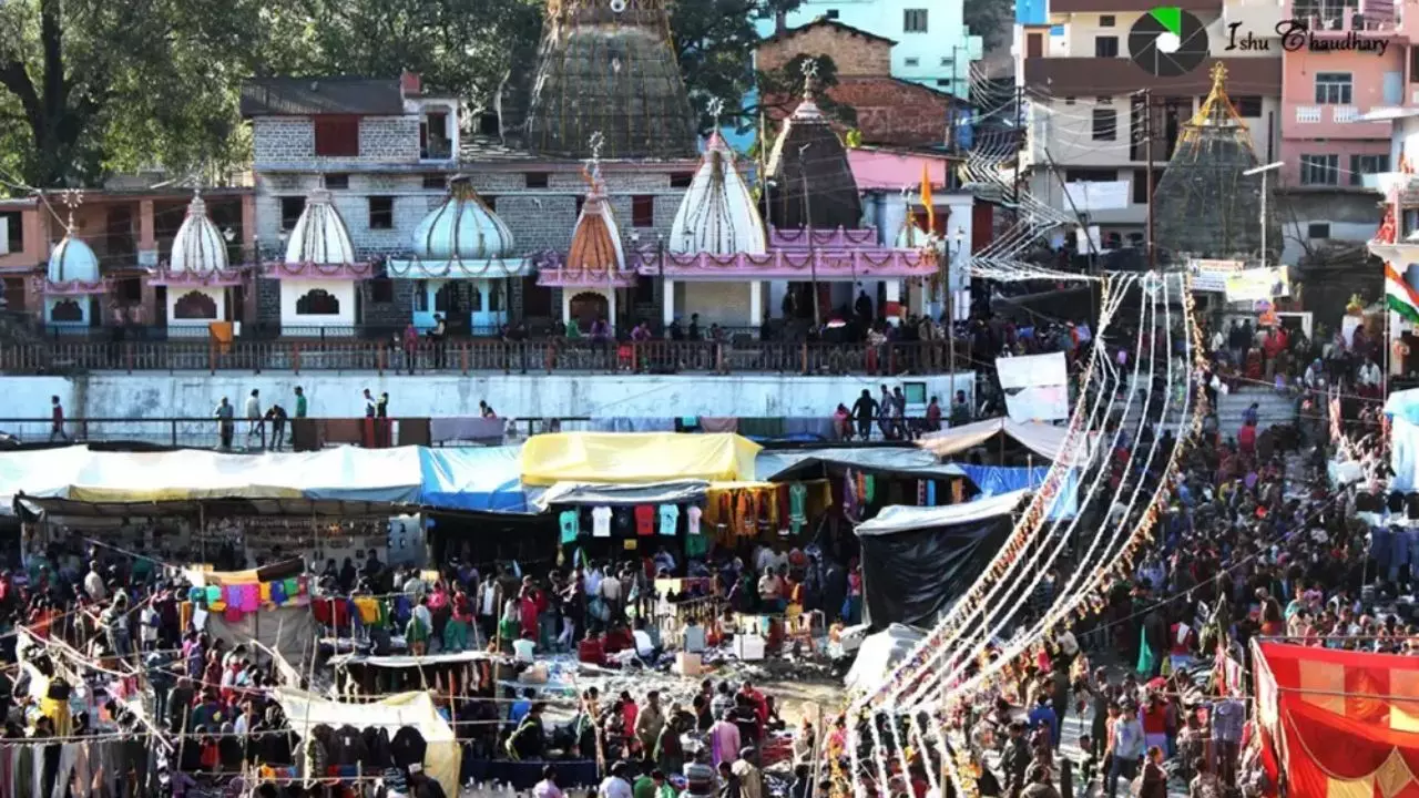 श्रद्धा में सेंध! बागेश्वर के उत्तरायणी मेले में थूक लगाकर बेच रहा था रोटी, एक्शन में पुलिस