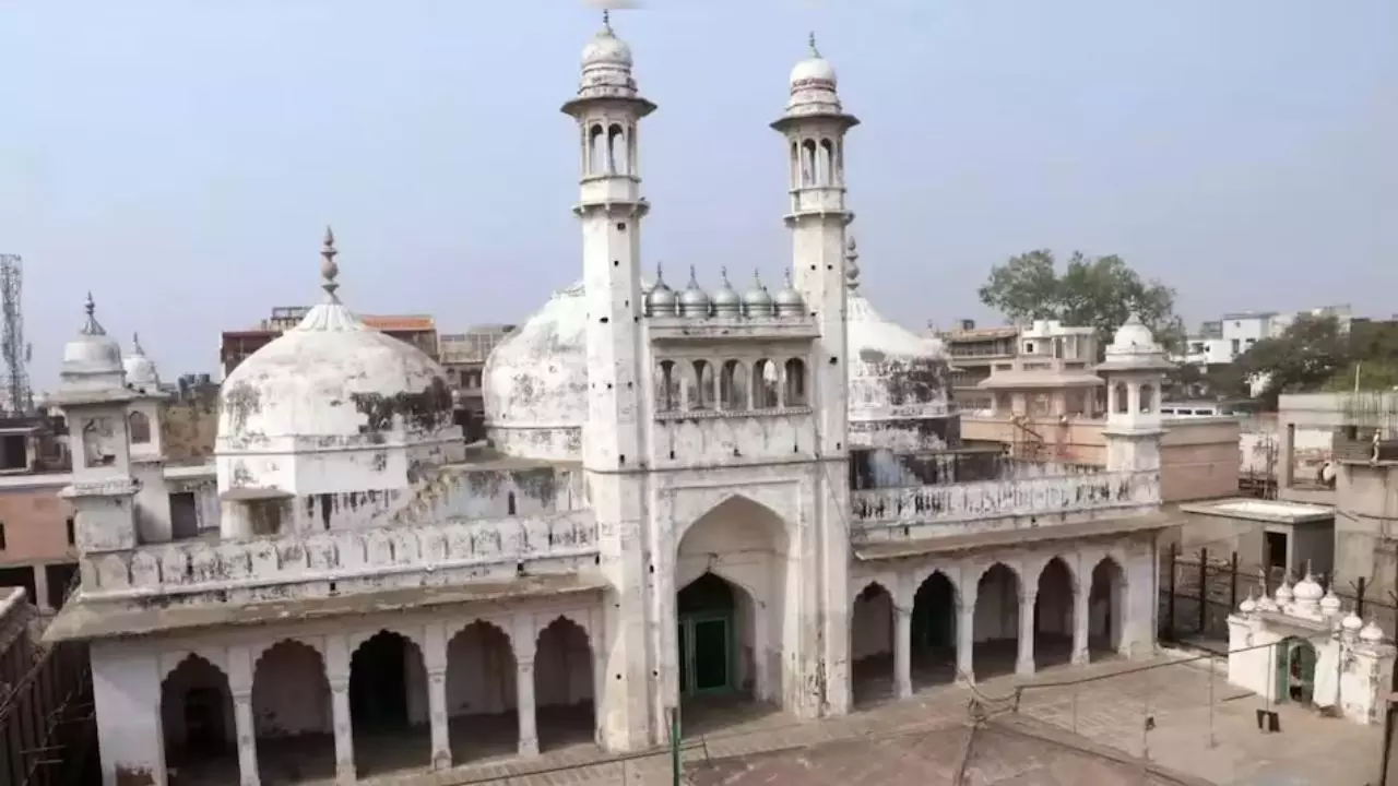 भाजपा ने कांग्रेस को बताया नई मुस्लिम लीग, Shrines Act को लेकर विपक्षी पार्टी ने खटखटाया SC का दरवाजा