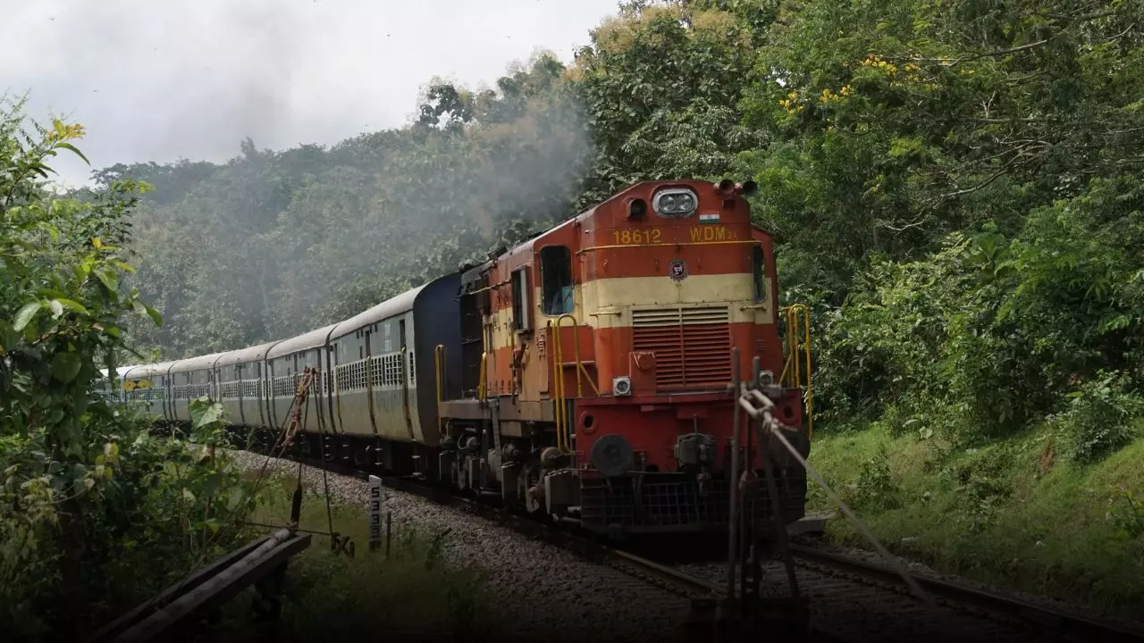 अब बिना रिजर्वेशन के करें बेफिक्र यात्रा! IRCTC ने शुरू की 10 नई ट्रेनें, देख लें अपने शहर का रूट