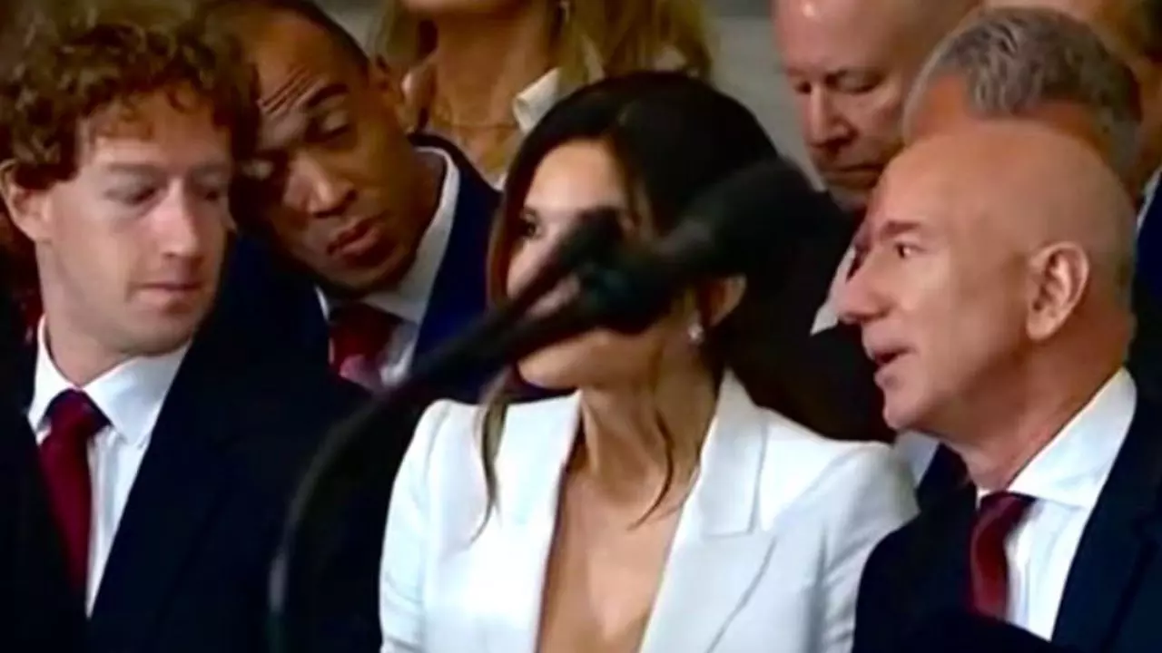 इस अरबपति की मंगेतर को टकटकी लगाकर देख रहे थे मार्क जुकरबर्ग, वीडियो हो गया वायरल