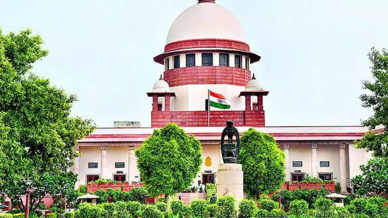 जानबूझकर जवाब नहीं.., केंद्र सरकार के खिलाफ सुप्रीम कोर्ट पहुंची मथुरा मस्जिद समिति, लगाया ये आरोप जानबूझकर जवाब नहीं.., केंद्र सरकार के खिलाफ सुप्रीम कोर्ट पहुंची मथुरा मस्जिद समिति, लगाया ये आरोप