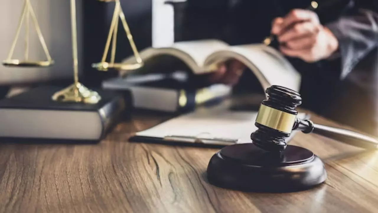 प्राइवेट मोमेंट्स को नहीं कर सकते सोशल मीडिया पर पोस्ट, दिल्ली HC की टिप्पणी प्राइवेट मोमेंट्स को नहीं कर सकते सोशल मीडिया पर पोस्ट, दिल्ली HC की टिप्पणी