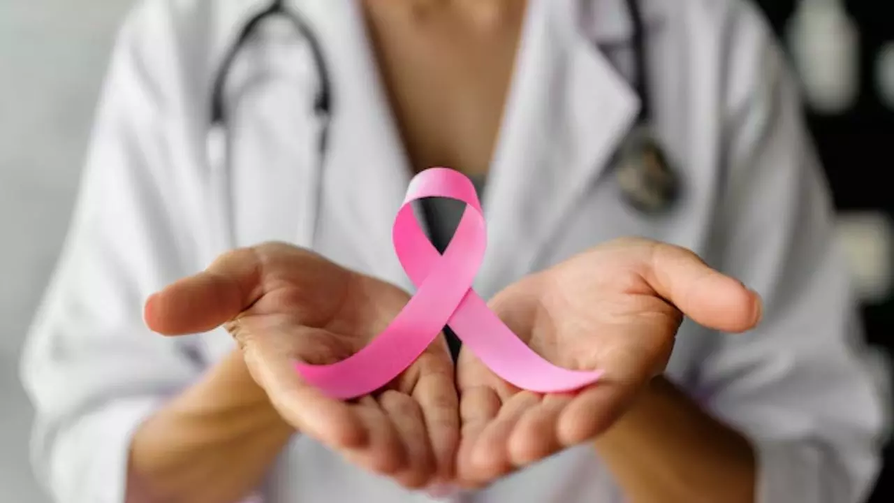 क्या सिंगल डोज ट्रीटमेंट से ठीक हो सकता है Breast Cancer? जानें क्या कहती है स्टडी क्या सिंगल डोज ट्रीटमेंट से ठीक हो सकता है Breast Cancer? जानें क्या कहती है स्टडी