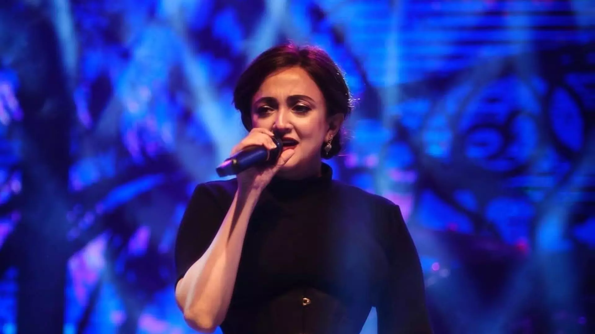 ये गलत जानकारी है... ठीक है Monali Thakur, सांस लेने में नहीं बल्कि हुई थी ये तकलीफ ये गलत जानकारी है... ठीक है Monali Thakur, सांस लेने में नहीं बल्कि हुई थी ये तकलीफ