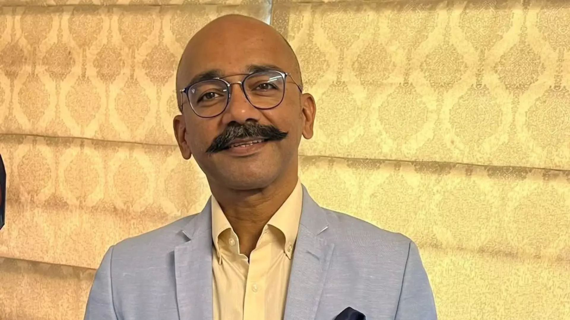 मैं बिग बॉस नहीं हूं... Rajat Dalal के फैंस दे रहे हैं शो के नारेटर Vijay Vikram Singh को जान से मारने की धमकी मैं बिग बॉस नहीं हूं... Rajat Dalal के फैंस दे रहे हैं शो के नारेटर Vijay Vikram Singh को जान से मारने की धमकी