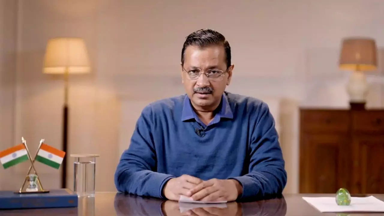 केजरीवाल का बड़ा आरोप, पुलिस के संरक्षण में बंट रहे पैसे, ऐसे गद्दारों को न दें वोट