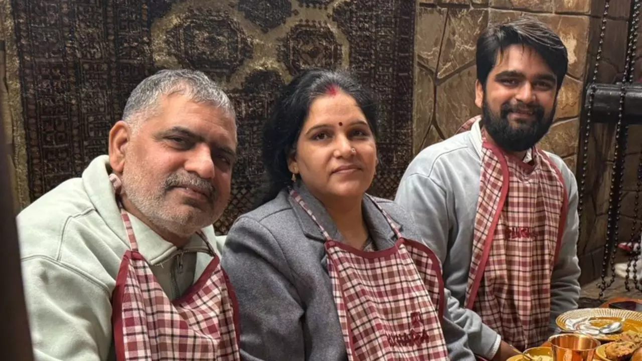 25 साल पहले जिस 5-स्टार होटल में गार्ड थे पिता, बेटे ने उसी होटल में कराया डिनर