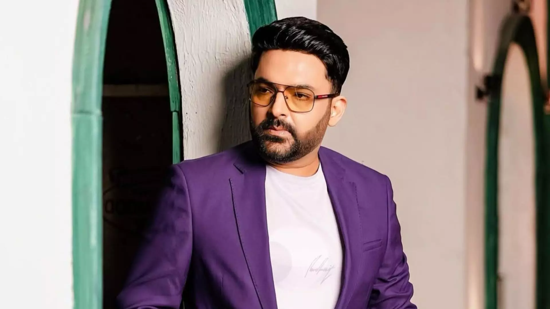 Kapil Sharma की बड़े पर्दे पर वापसी, कॉमेडियन ने शुरू की Kis Kisko Pyaar Karoon 2 की शूटिंग Kapil Sharma की बड़े पर्दे पर वापसी, कॉमेडियन ने शुरू की Kis Kisko Pyaar Karoon 2 की शूटिंग