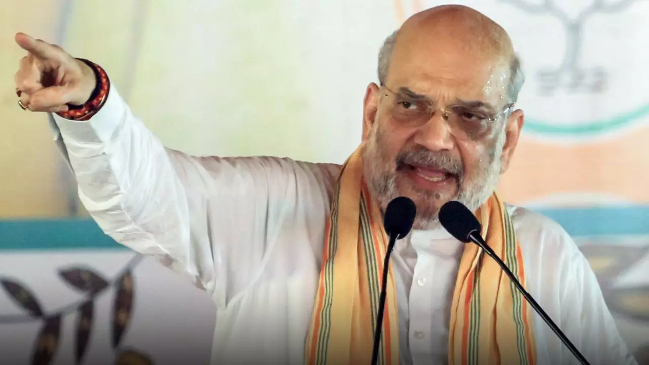 दिल्ली के युवाओं को 50000 सरकारी नौकरियां... अमित शाह ने जारी किया BJP का संकल्प पत्र पार्ट-3 दिल्ली के युवाओं को 50000 सरकारी नौकरियां... अमित शाह ने जारी किया BJP का संकल्प पत्र पार्ट-3