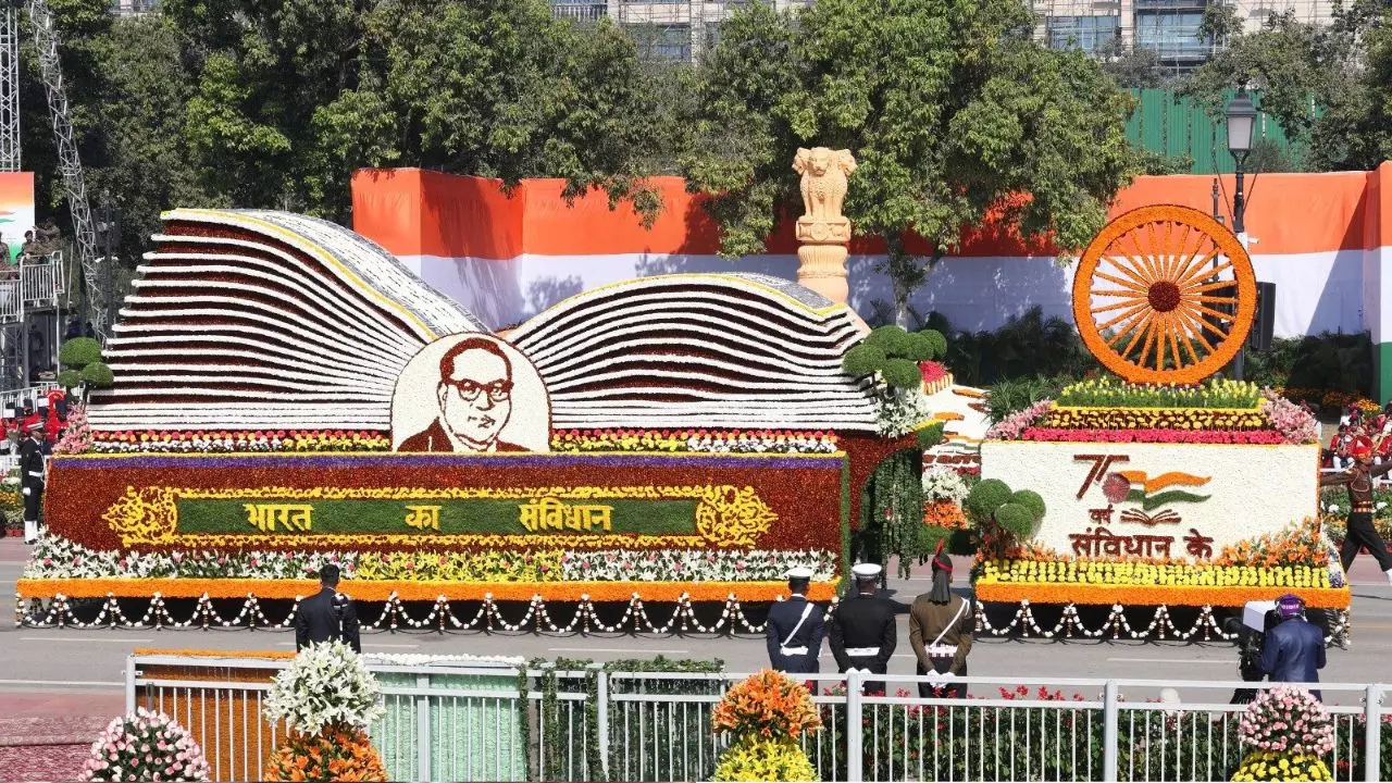 कर्तव्य पथ पर संविधान की झांकी, विपक्ष को दे गया बड़ा संदेश; जानें अंबेडकर की आवाज के साथ क्या था खास
