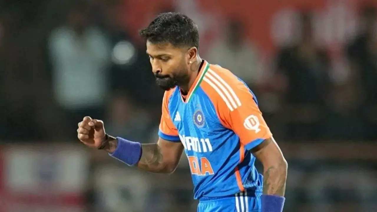 425 दिन के बाद घर में टी-20 मैच हारा भारत, 26 रनों से इंग्लैंड को मिली जीत; सीरीज 2-1 पर पहुंची 425 दिन के बाद घर में टी-20 मैच हारा भारत, 26 रनों से इंग्लैंड को मिली जीत; सीरीज 2-1 पर पहुंची