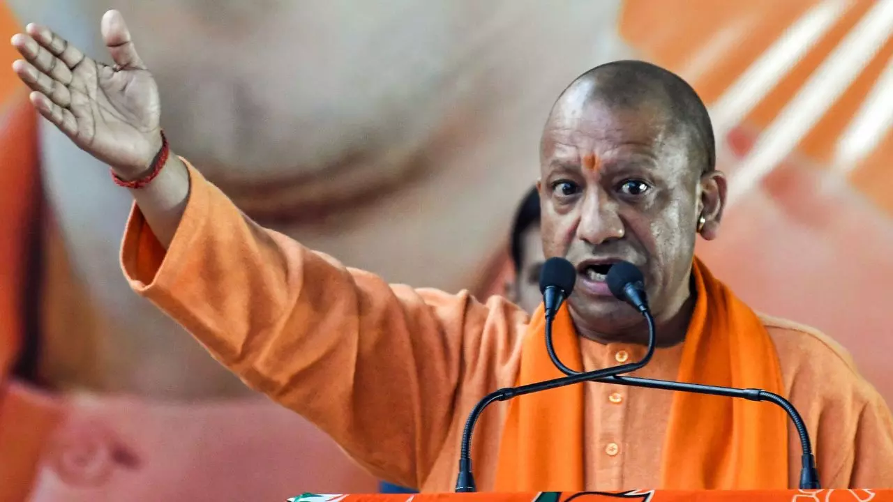 ओखला में इंडस्ट्री की जगह बांग्लादेशियों और रोहिंग्या को बसाया, दिल्ली पहुंचे CM योगी का केजरीवाल पर हमला